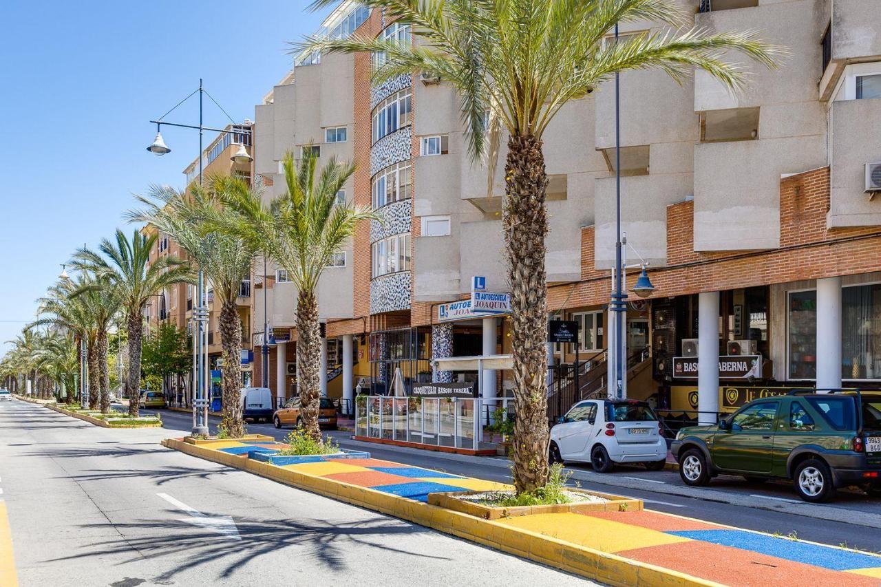 Studio Apartment Santana Habaneras - 18 At Beach With Garage, Pool And Lift Torrevieja Exterior photo